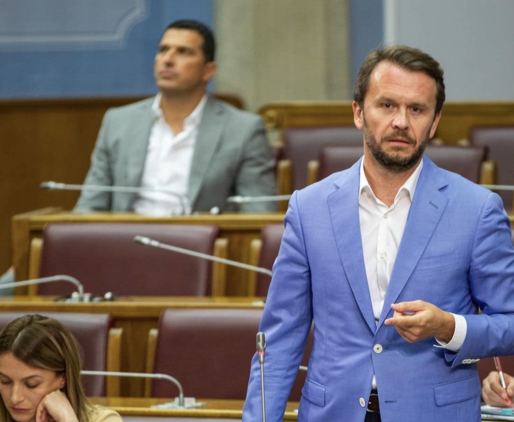 Konjević: Vlada nastavlja da ponižava Skupštinu