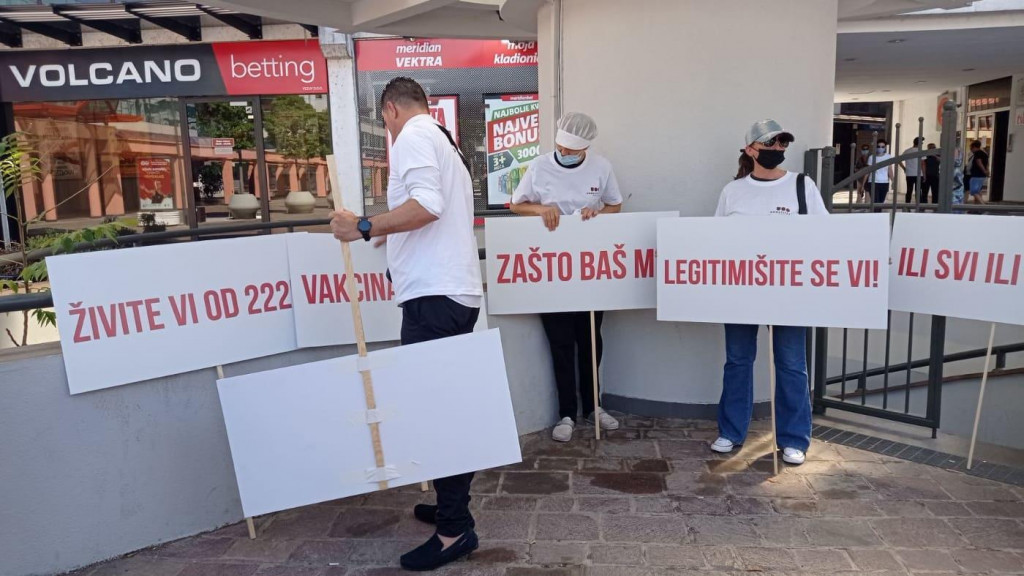 Protest ugostitelja u Podgorici: „Svi ili niko“