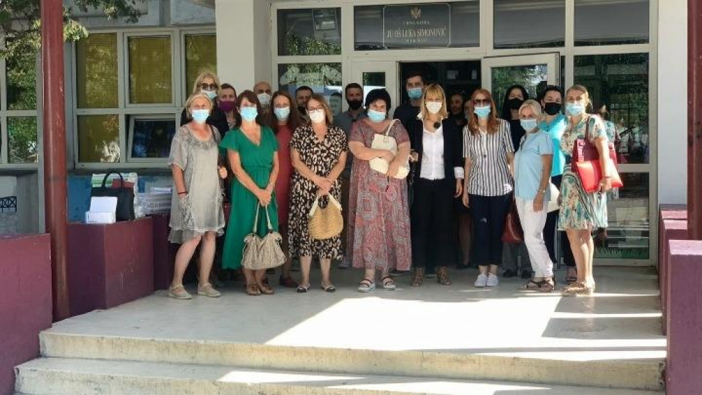 Ministarstvo: Sa direktorima škola o problemima i nedoumicama