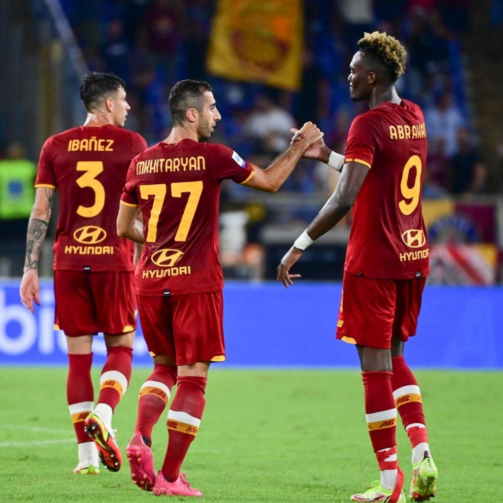 Roma slavila na Murinjovom debiju, pobjeda Napolija sa igračem manje