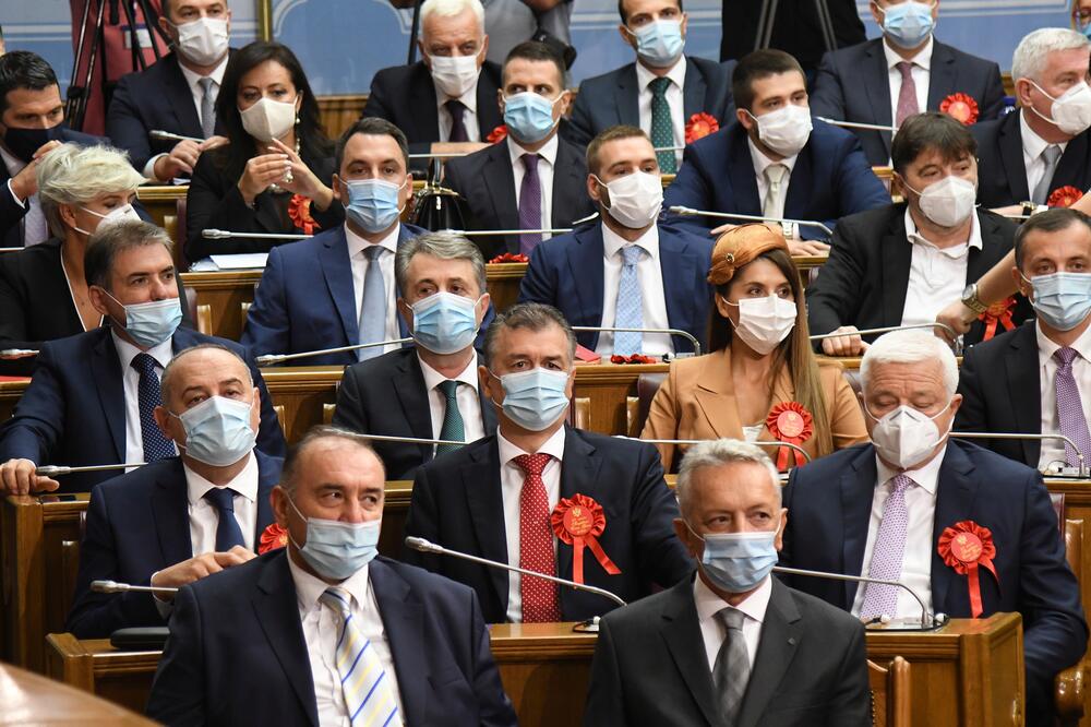 Providno: Funkcioneri DPS-a dižu galamu da brane svoje privilegije i nekretnine, a kriju se iza države!