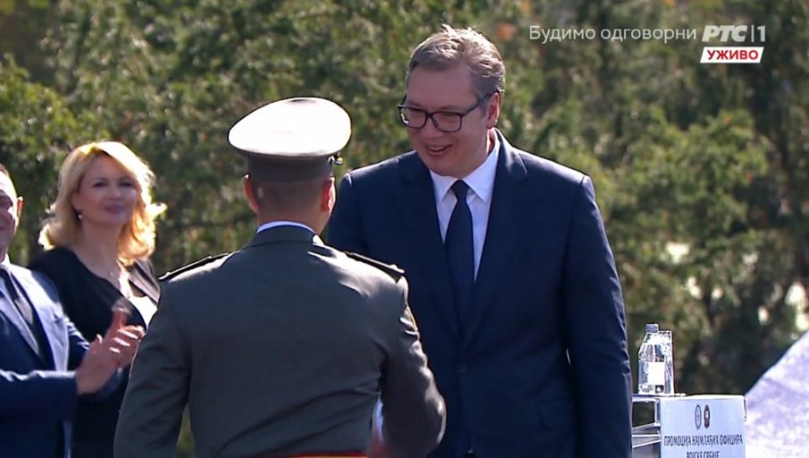 Vučićev govor najmlađim oficirima: Ja sam srećan kao vrhovni komandant što ovakva djeca dolaze u našu vojsku