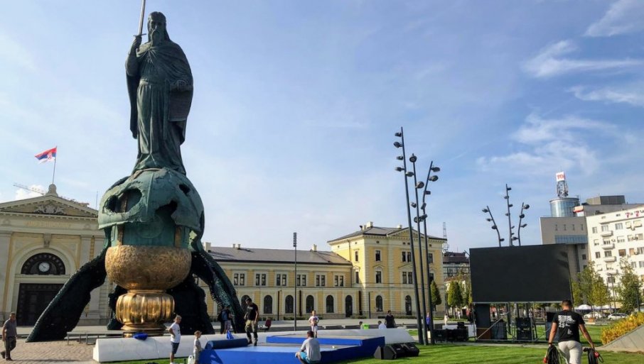 Parlamenti Srbije i RS usvojiće propis o nacionalnom pismu: Zastave na kućama, ćirilica u Zakonu