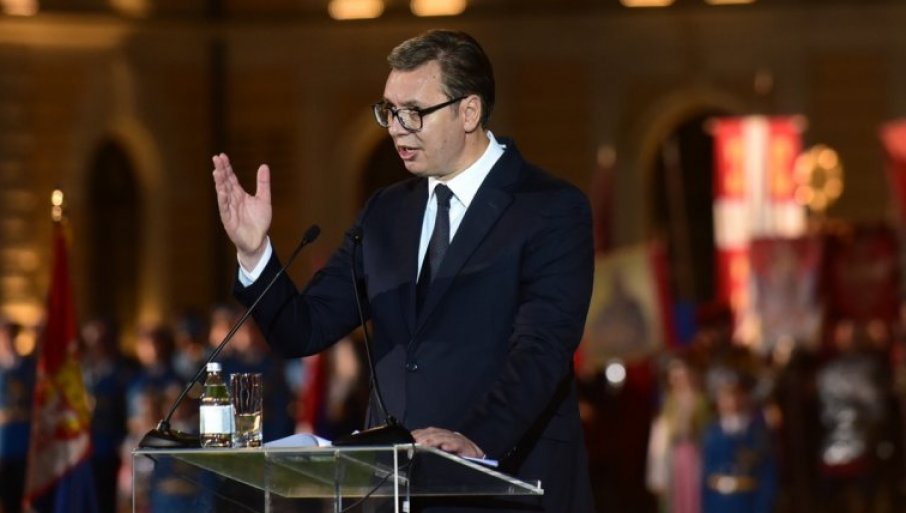 Vučić: Neka živi srpsko jedinstvo, sloboda i trobojka!