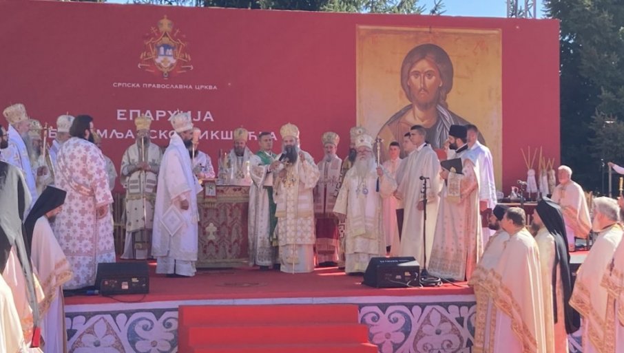 Patrijarh Porfirije na ustoličenju vladike Metodija: Oni kojima crkva smeta, odnosno sistem vrijednosti bi htjeli da je uvuku u svoje zemaljsko blato