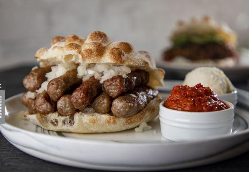 Hit u Čikagu: Ćevapi sa lukom i kajmakom oduševljavaju Amerikance