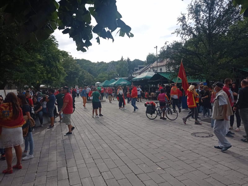 Počelo okupljanje komita na Cetinju