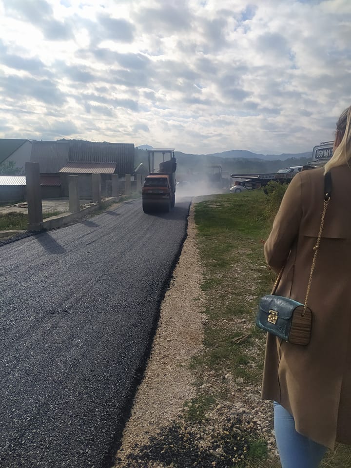 Radno u Nikšiću: Kovačević pokazuje da opština može da asfaltira puteve i mimo izbora