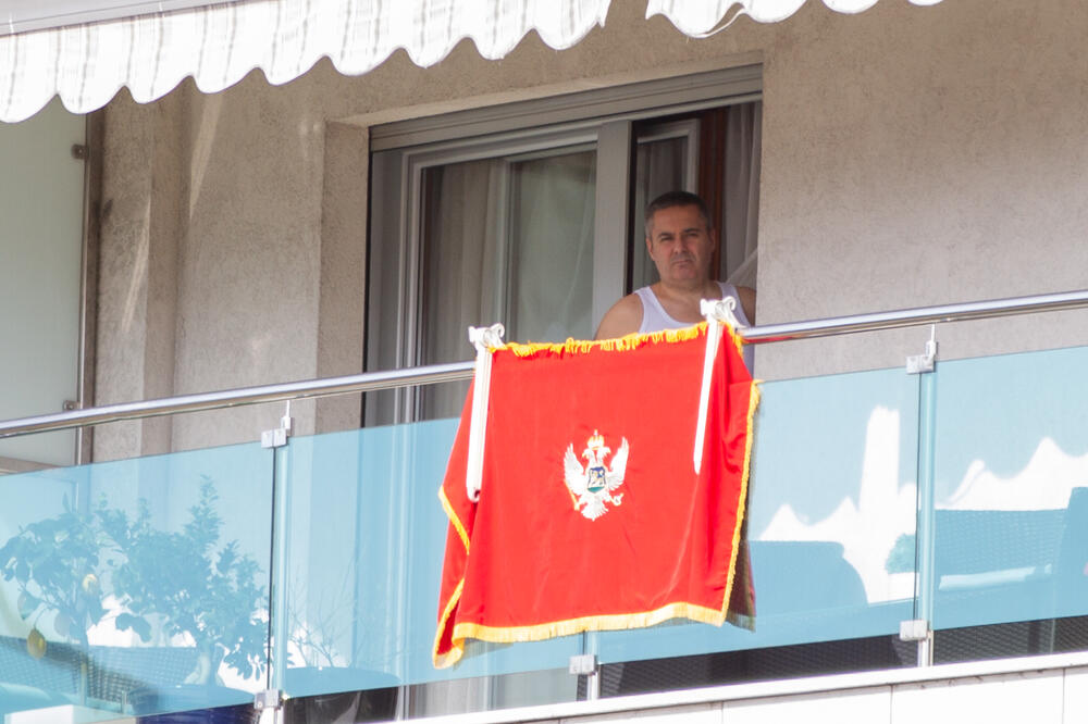 NEVOLJA NA SLOBODI, CRNA GORA U ZATVORU