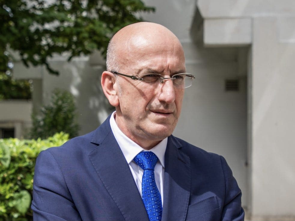 Bešović: Smijenjena dva pilota MUP-a koja su odbila da voze Patrijarha i Mitropolita na Cetinje!