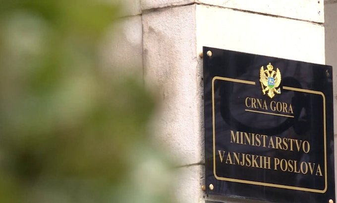 Skuplja političke poene protiv Srbije: Kad predsjednik Hrvatske ponižava Crnu Goru, ministar Đorđe Radulović ćuti kao zaliven!