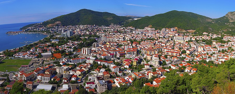 Rusi pohrlili u Crnu Goru za pasošima