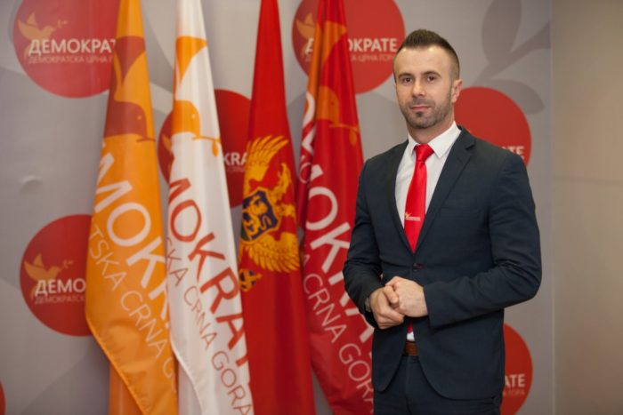 Bogdanović: Vlada da vlada sa svim konstituentima kao i sad, uključiti i manjine!