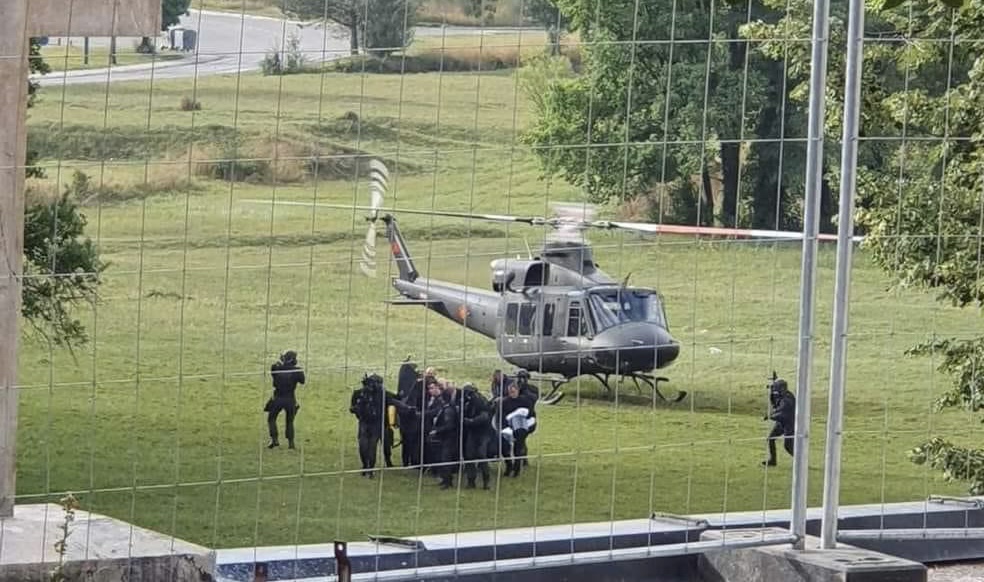 Ustoličenje na Cetinju, Mitropolit i Patrijarh stigli helikopterom, sveštenstvo se vratilo za Podgoricu? (VIDEO)