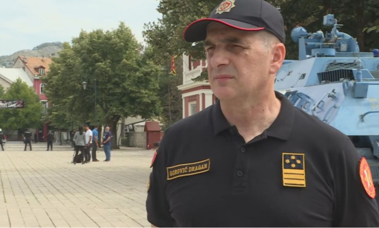 Gorović: Veljović pozivao policiju da skine uniforme