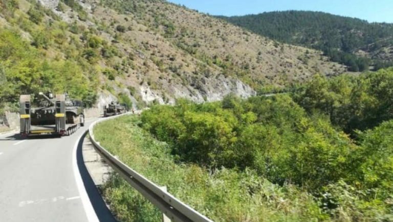 Srpski tenkovi na putu ka Jarinju; Kolona srpskih oklopnjaka krenula iz Raške?