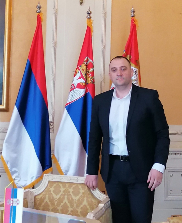 Vujadinović: Đukanović bi partijsku crkvu DPS-a