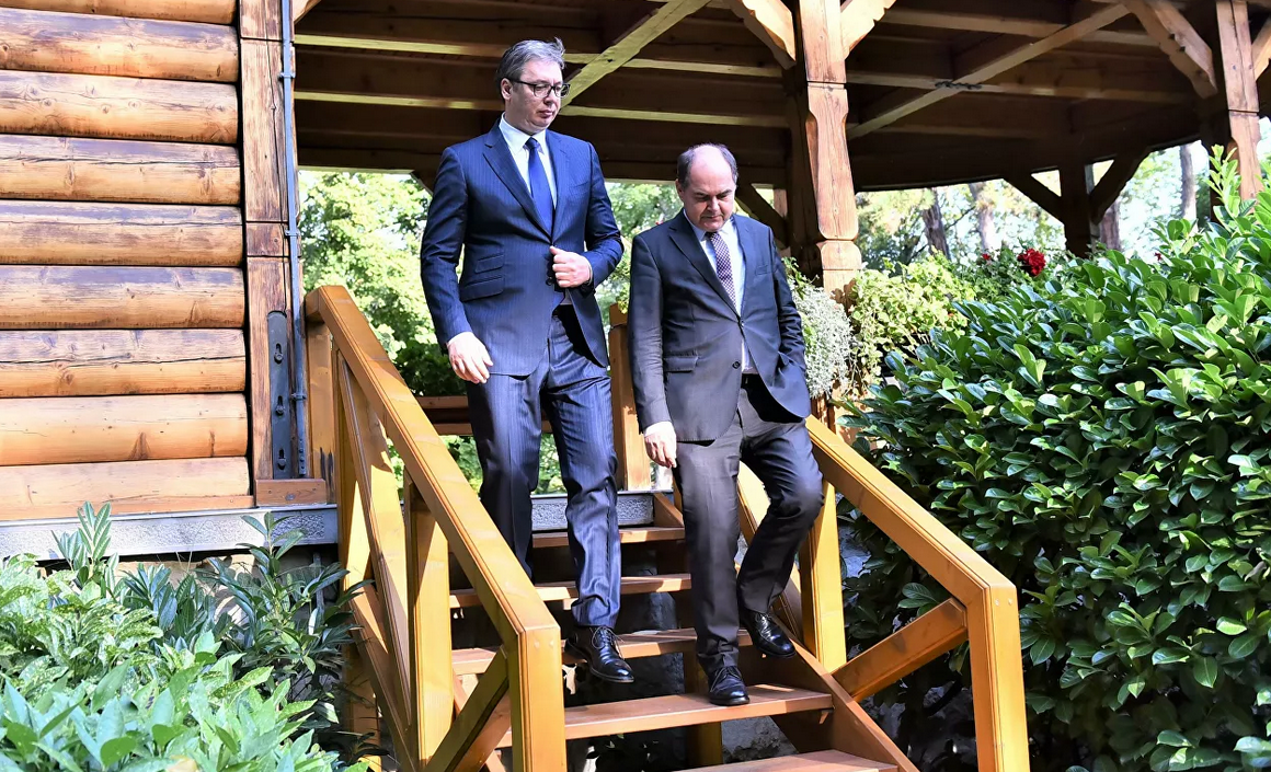 Kristijan Šmit se sastao sa Vučićem i patrijarhom Porfirijem