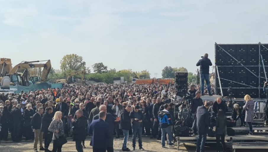 Vučić i Orban prisustvuju ceremoniji početka radova na rekonstrukciji železničke pruge