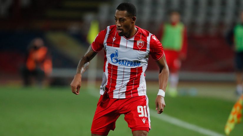 Van La Para dobio Zvezdu na FIFA sudu, čeka isplatu od 270.000 evra i pet odsto