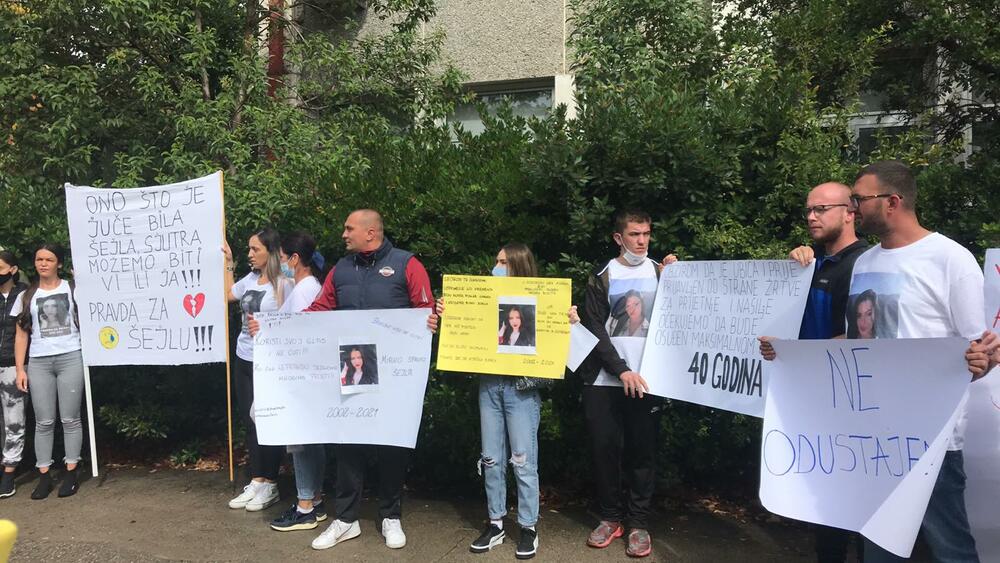 Protest zbog ubistva Šejle Bakije