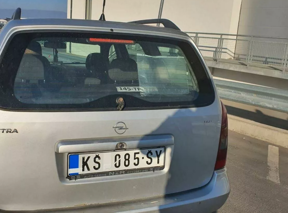 Počeo sistem naljepnica na kosovskim administrativnim prelazima