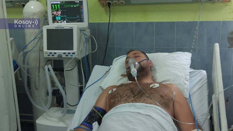 Potresan snimak: Ranjeni Srbin u Kosovskoj Mitrovici u teškom stanju (VIDEO)
