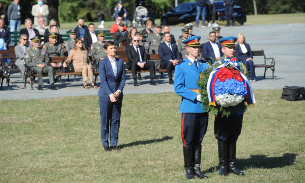 Brnabić: Srbija čvrsto opredijeljena za put mira