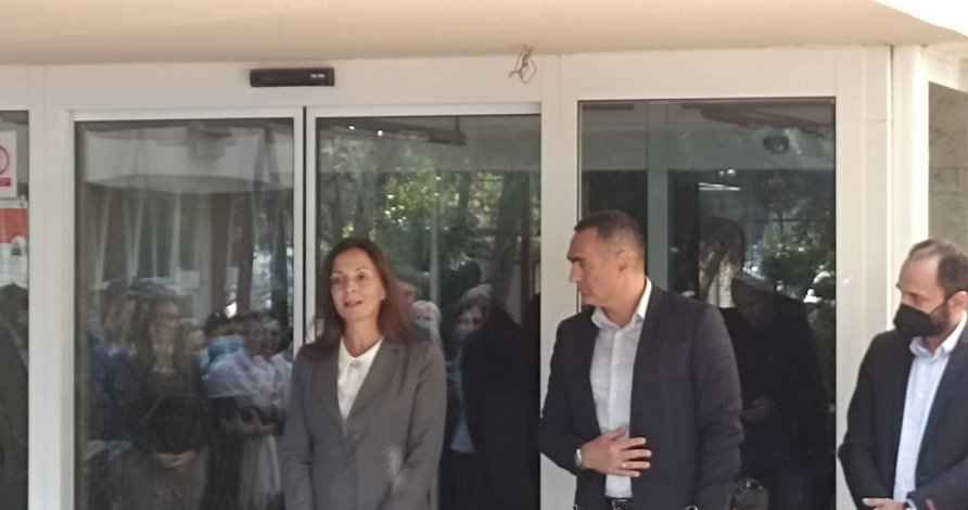Zaposleni ispratili Damjanovića aplauzom