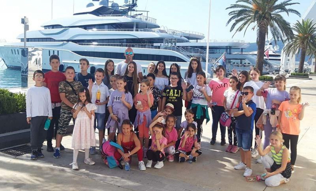 Najmlađi folkloraši „Rumije” obišli Porto Montenegro, Tivat i Risan