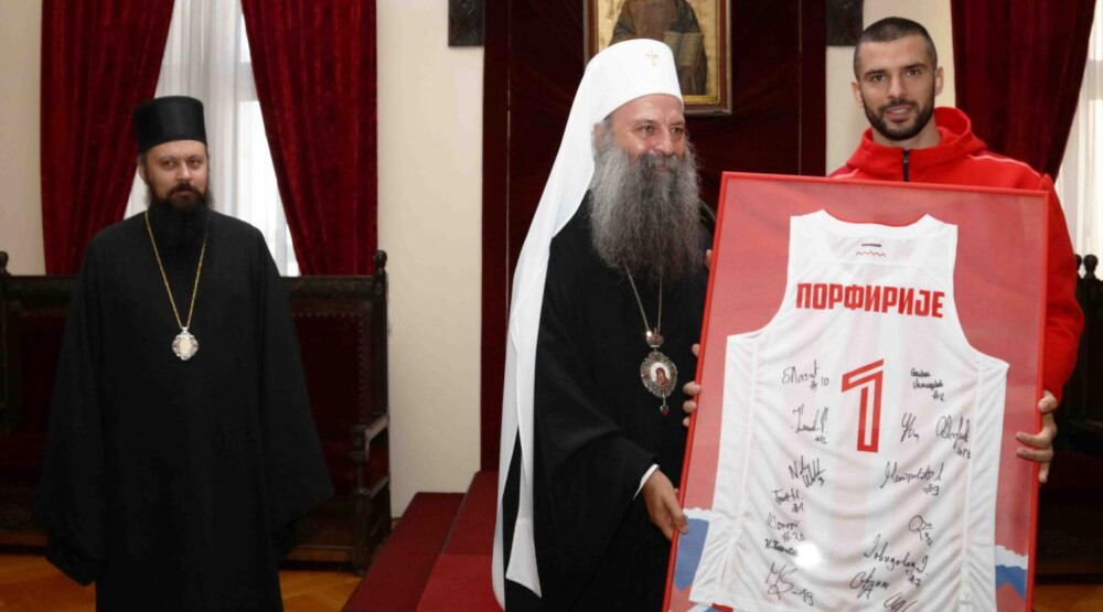 Patrijarh Porfirije ugostio delegaciju KK Crvena zvezda: Dao blagoslovio košarkašima pred utakmice