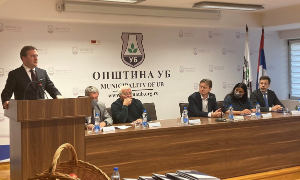 Selaković: Podijeljeni ugovori za 21 stan u Ubu izbjegličkim porodicama