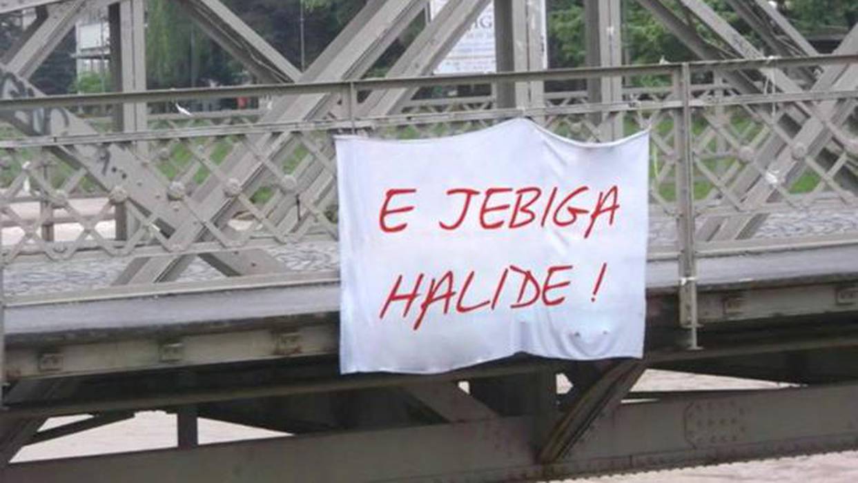 Ko bi rek’o čuda da se dese pa Miljacka mostove odnese: Bosance nije napustio smisao za humor