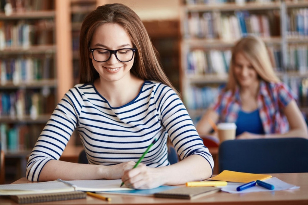 Nova pravila za studentkinje koje žele da se ostvare kao majke: Ako djevojka zatrudni, za nju ne važe ispitni rokovi!