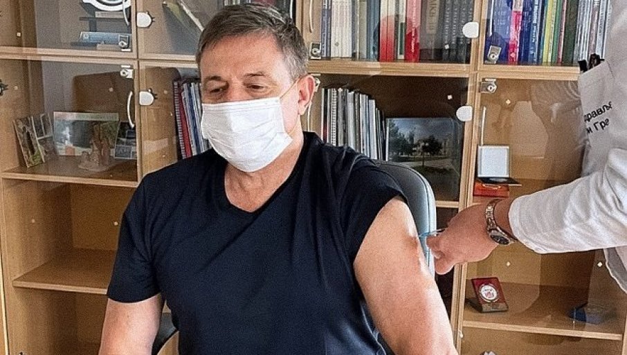 Selektor Stojković primio treću dozu vakcine protiv korone