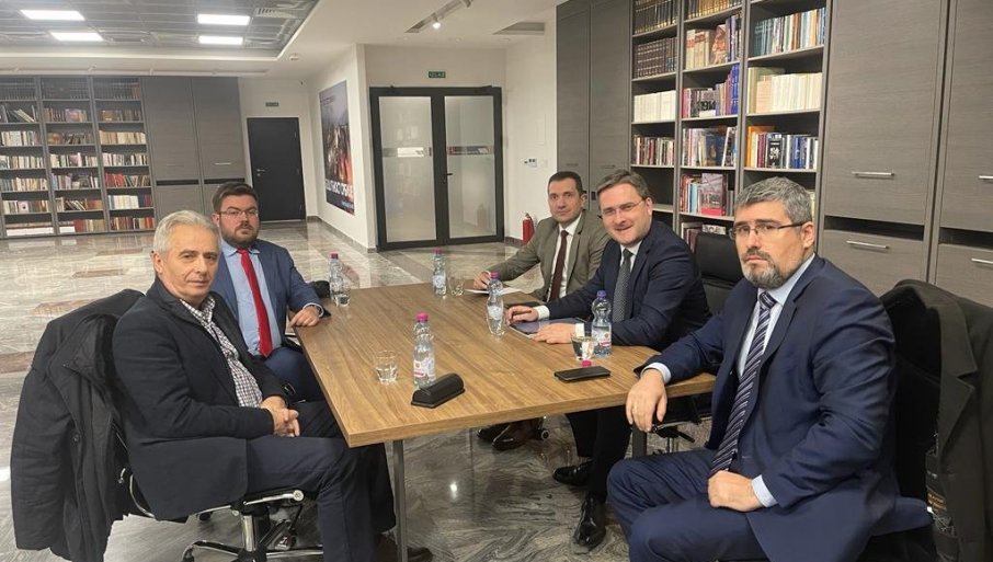 Radna grupa SNS-a: Predvođena Vučićem, Srbija može u punom kapacitetu zastupati svoja suverena prava
