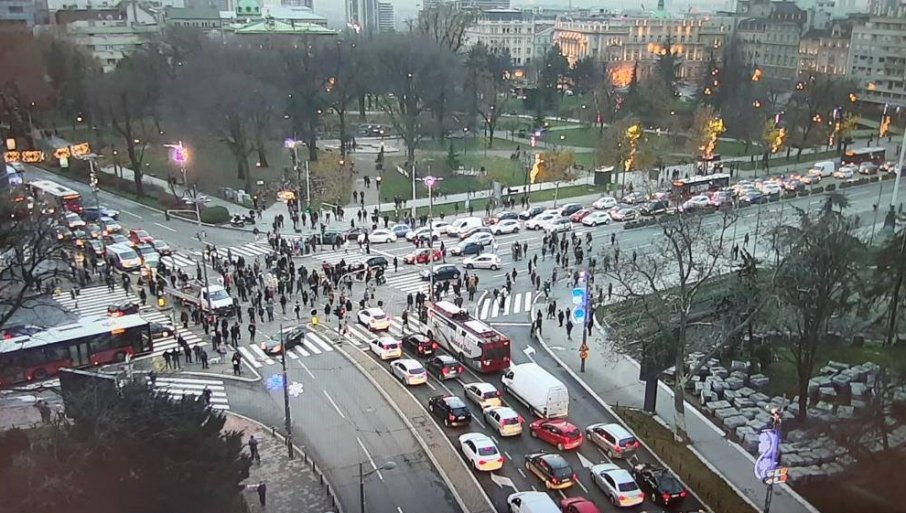 Manje od 100 aktivista blokiralo Beograd