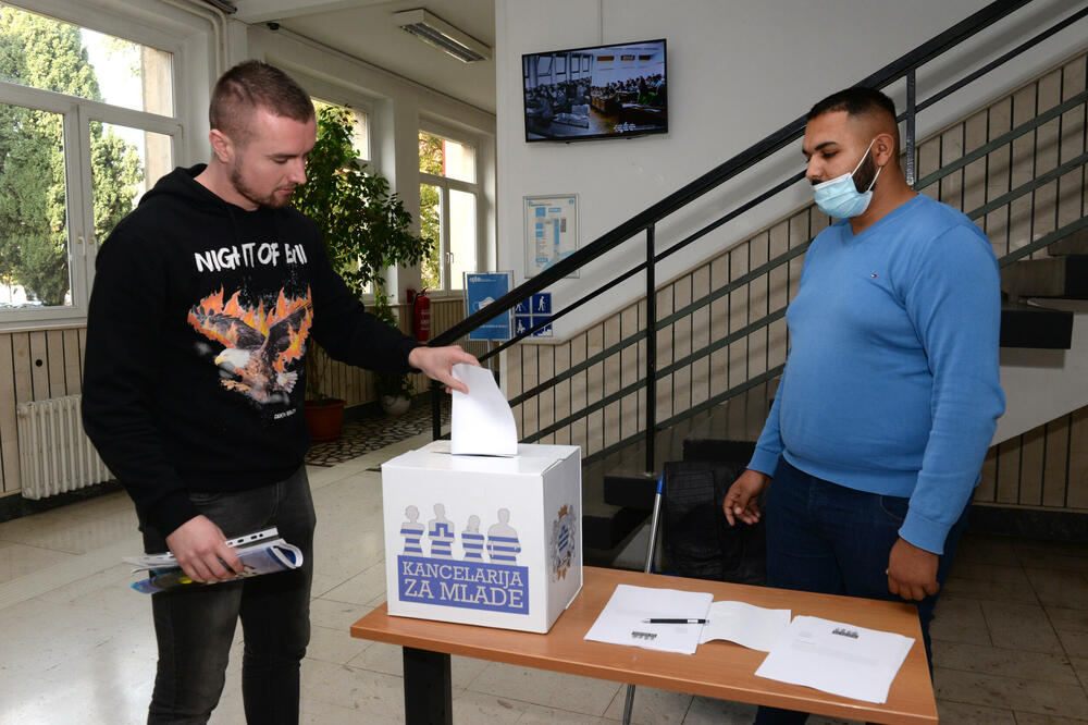 Univerzitet da reaguje na zloupotrebe Ivana Vukovića: Na fakultetima započeo predizbornu kampanju uoči izbora u Glavnom gradu!