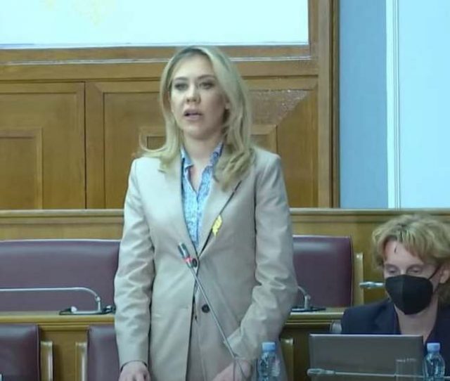 Resor Vesne Bratić: Duboko nas žalosti što Čirgić unutrašnji nemir koristi za odapinjanje otrovnih strelica prema Ministarstvu i Vladi