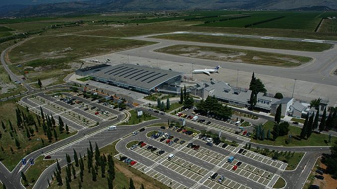 Vrijeme je za čistku na Aerodromima: Narod plaća provod novog direktora koji o trošku građana vodi stjuardese u Sloveniju!