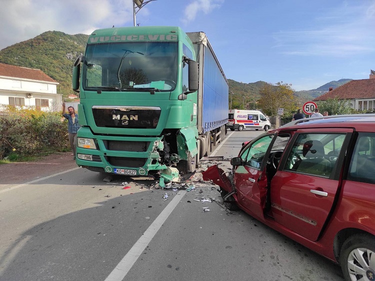 Udes u Kotoru, jedna osoba povrijeđena
