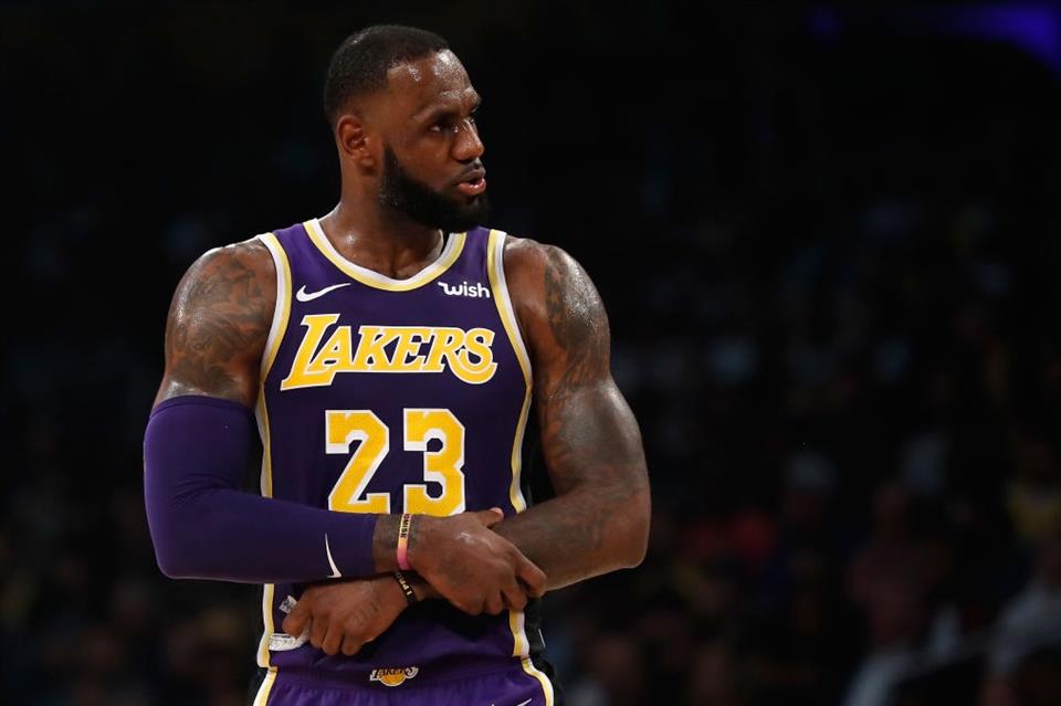 Lebron prvi put u karijeri suspendovan: Kazna i za igrača koji je htio da ga bije