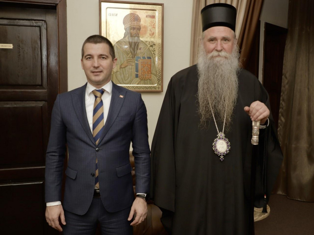 Mitropolit Joanikije sa Bečićem: Svojim riječima i djelima pokazuje da je odlučan u namjeri da se bori za očuvanje mira u Crnoj Gori