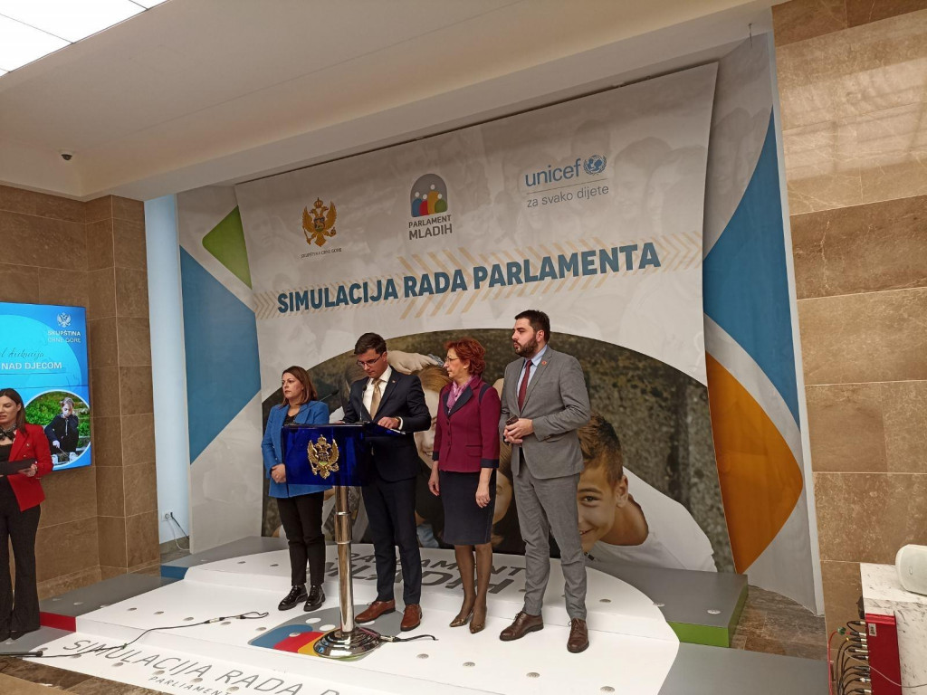 Demokrate: Tražimo povećanje minimalne penzije na 200 evra