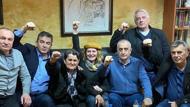 Majka Milana Kneževića: „Prilikom pretresa porodične kuće nije pronađeno ništa sto bi ukazivalo na bilo kakvo izvršenje krivičnog djela, pretrpjela sam fizičku torturu“