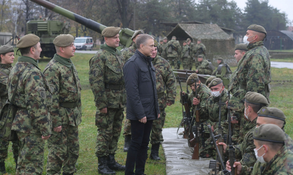 Stefanović: Povećane plate na dobrovoljnom vojnom roku