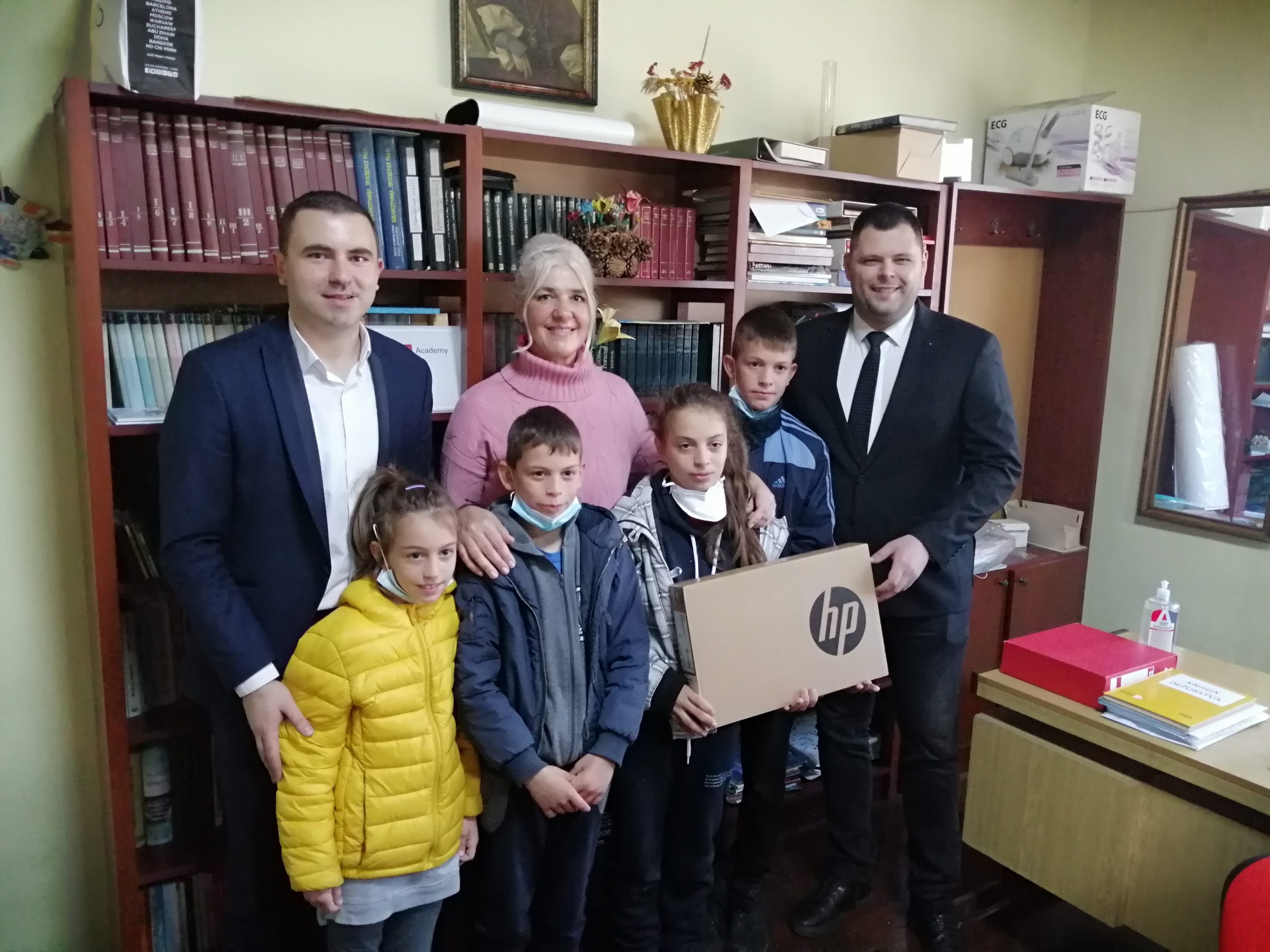 Kovačević sa saradnicima posjetio OŠ „Braća Bulajić“ i „Pavle Kovačević