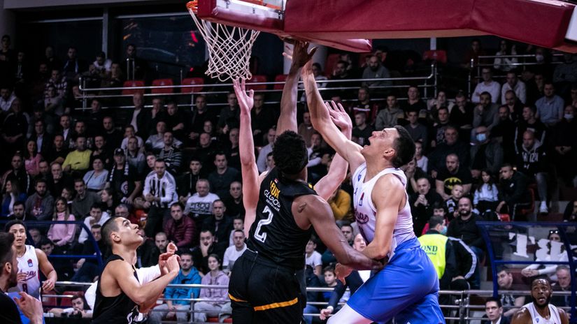Nevjerovatan preokret: Partizan gubio 14 poena razlike pa došao do pobjede!