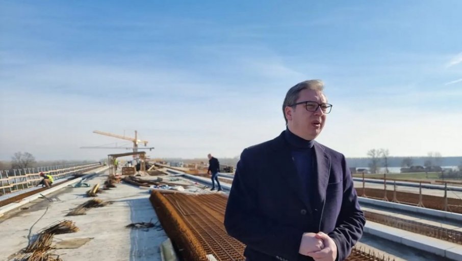 Vučić poručio mještanima Gornjih Nedeljica: Ponio sam vreću za spavanje, biću vam na raspolaganju koliko god treba