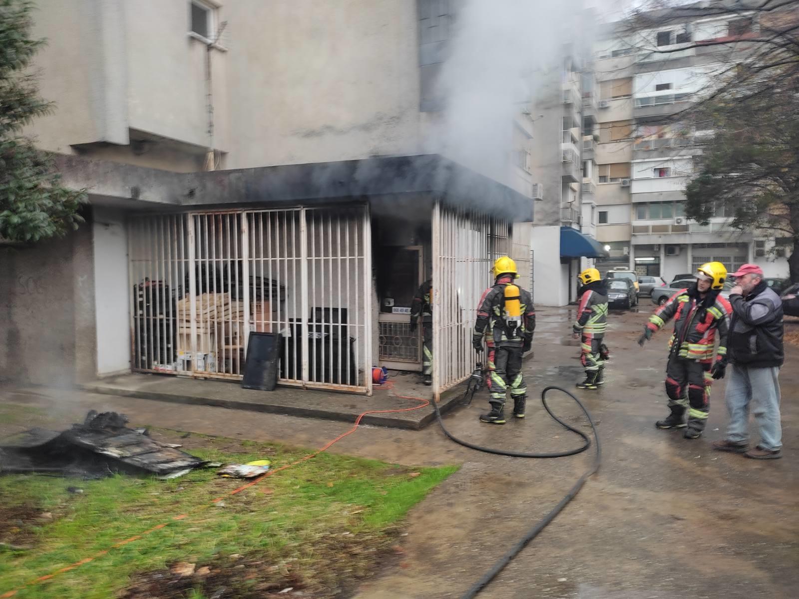 Podgorica: Izbio požar u Pejtonu